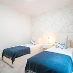 아파트 Nora Charming - Pool -10m Walk Center 푼샬