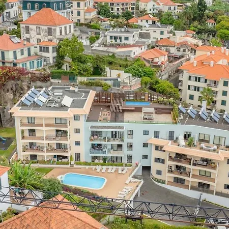 Nora Charming - Pool -10m Walk Center Daire Funchal