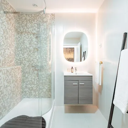 Nora Charming - Pool -10m Walk Center Daire Funchal